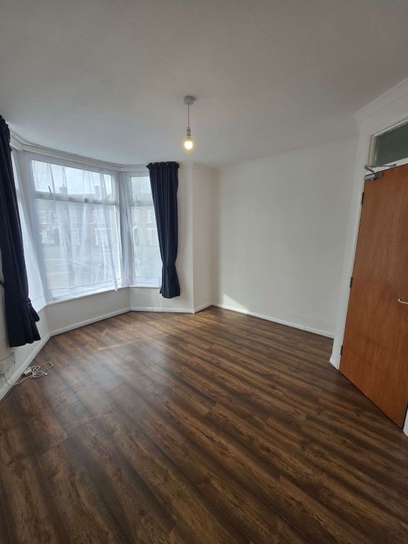 Property photo 3 of 11 Gallery