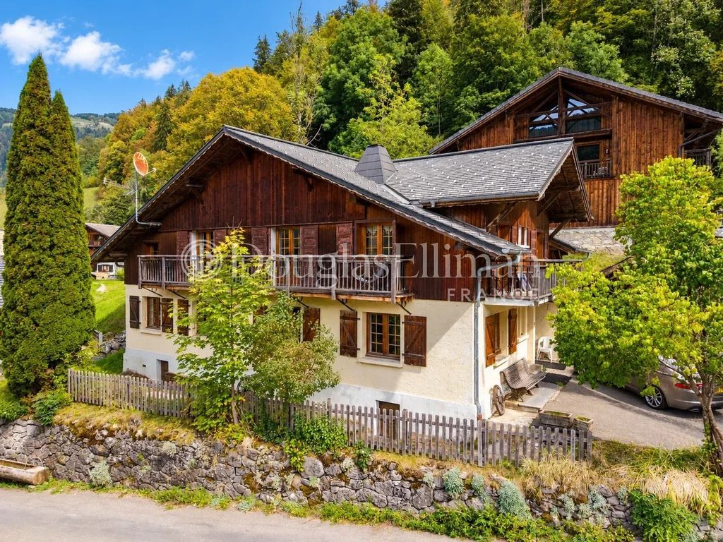 Property photo 1 of 22 Morzine – Traditional 7-Bedroom Chalet With Two Independent Apartments