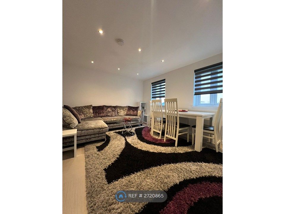 Property photo 3 of 35