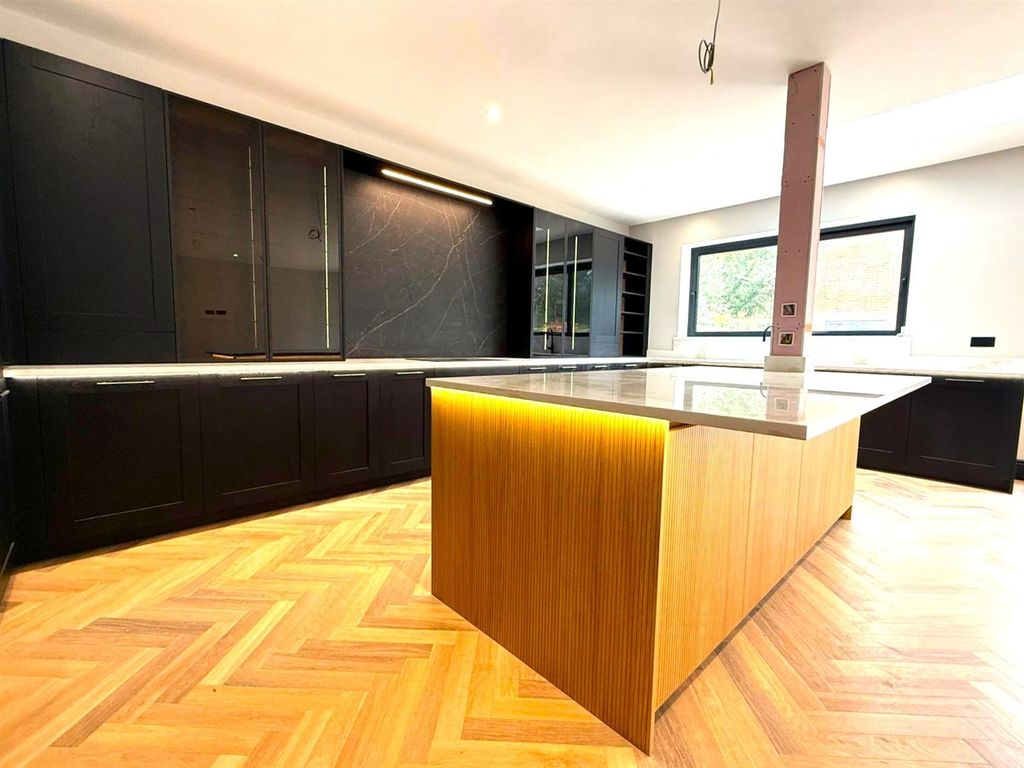 Property photo 2 of 24 Img-20251013-Wa0047.Jpg