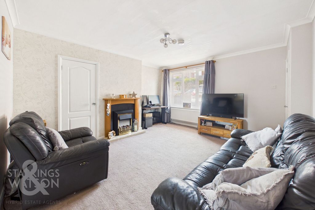 Property photo 2 of 21