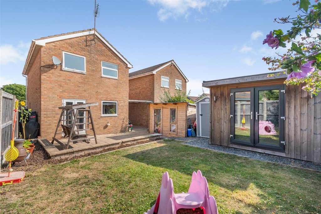 Property photo 2 of 24