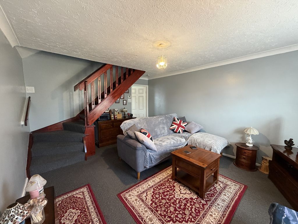 Property photo 3 of 14 Image00020