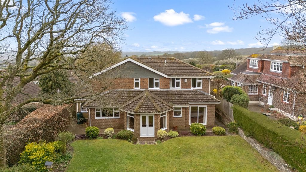 Property photo 2 of 28 Furze Close, 12-030.Jpg