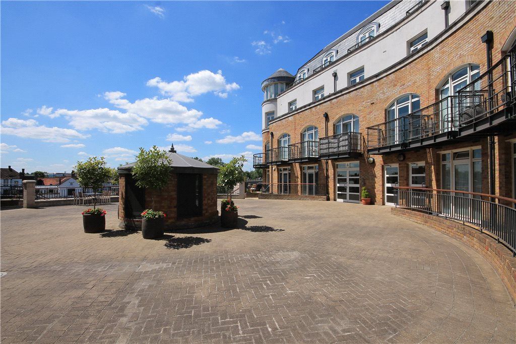 Property photo 1 of 16 Exterior