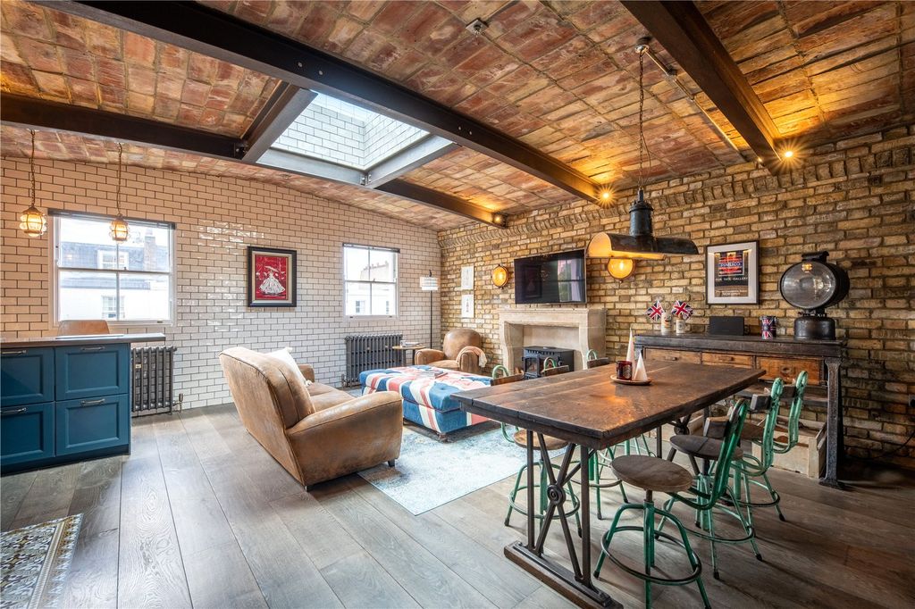 Property photo 1 of 11 Reception Room