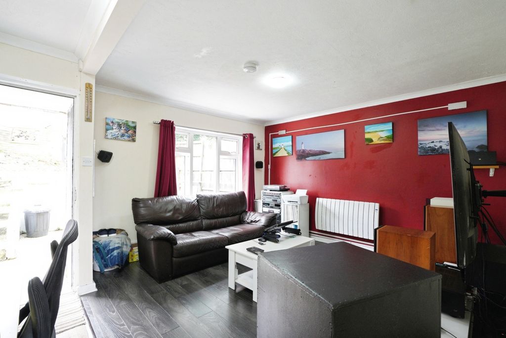 Property photo 3 of 17 Photo