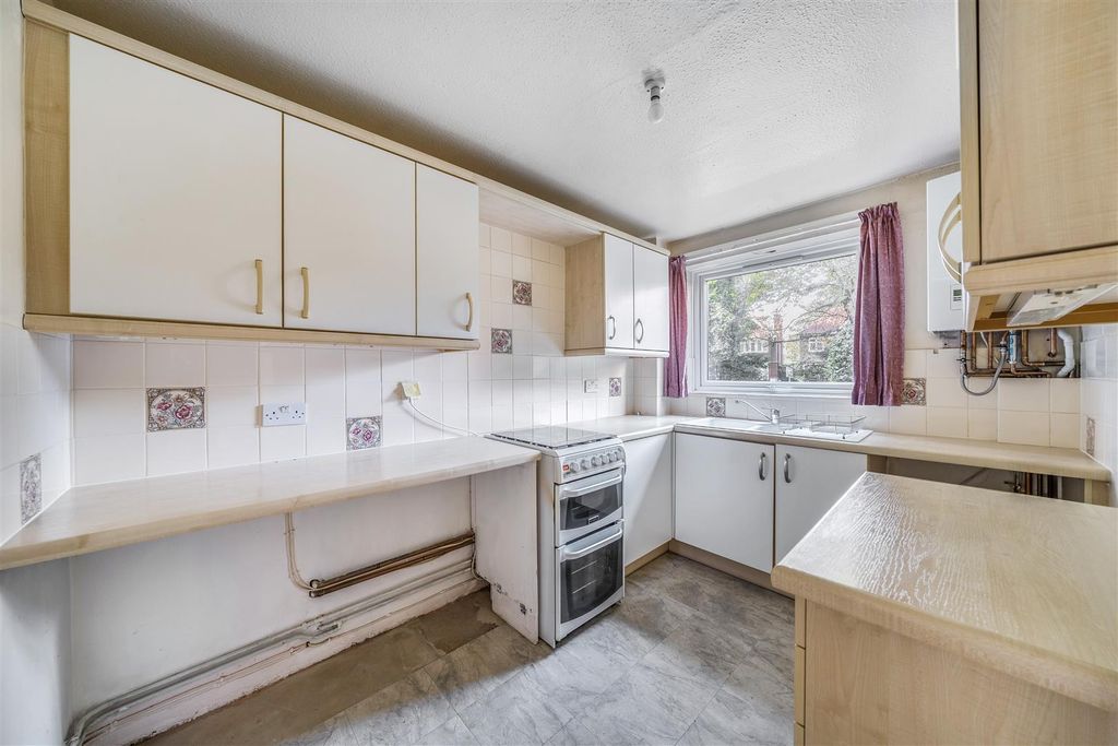 Property photo 3 of 13 1357709-24-68d3E64d2324F-Arw .Jpg