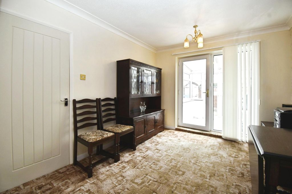 Property photo 3 of 18 Dining Room