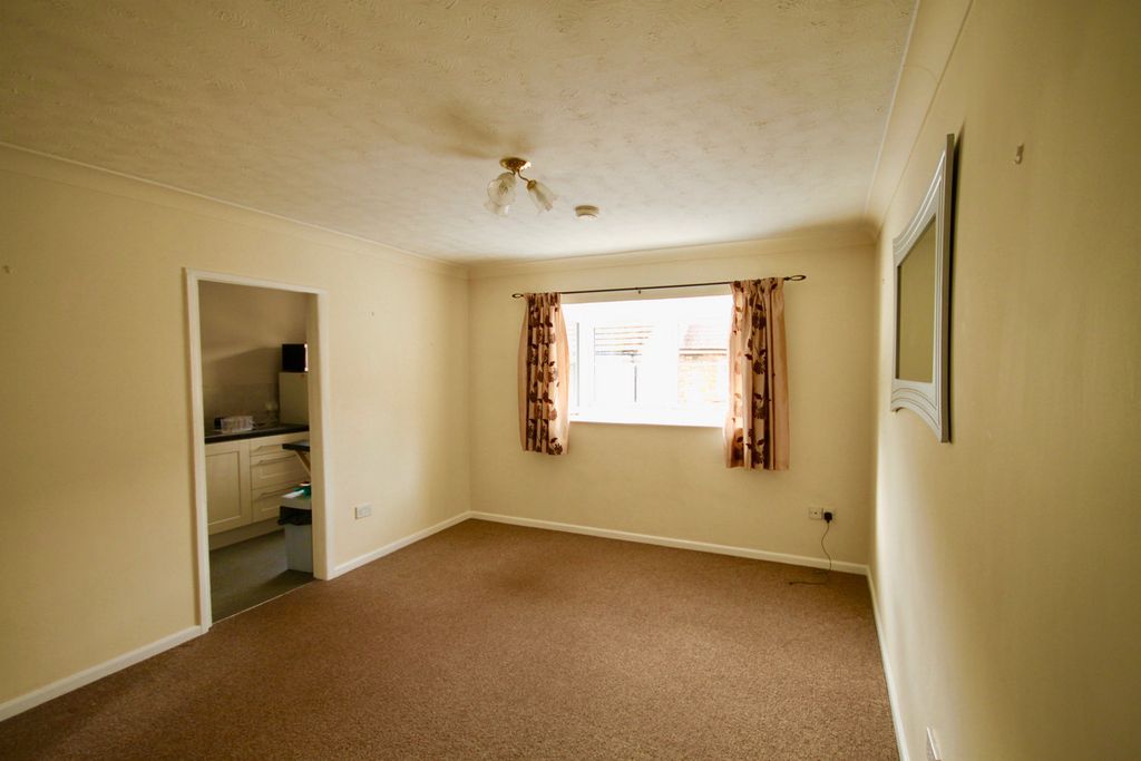 Property photo 3 of 7