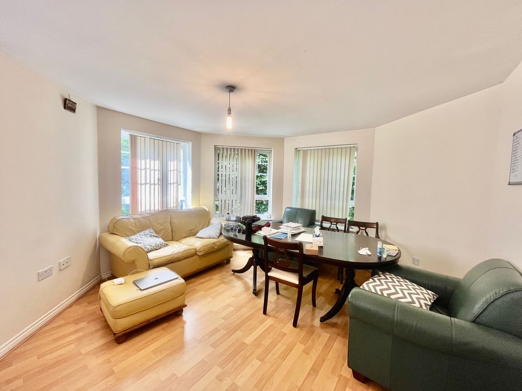 Property photo 2 of 6