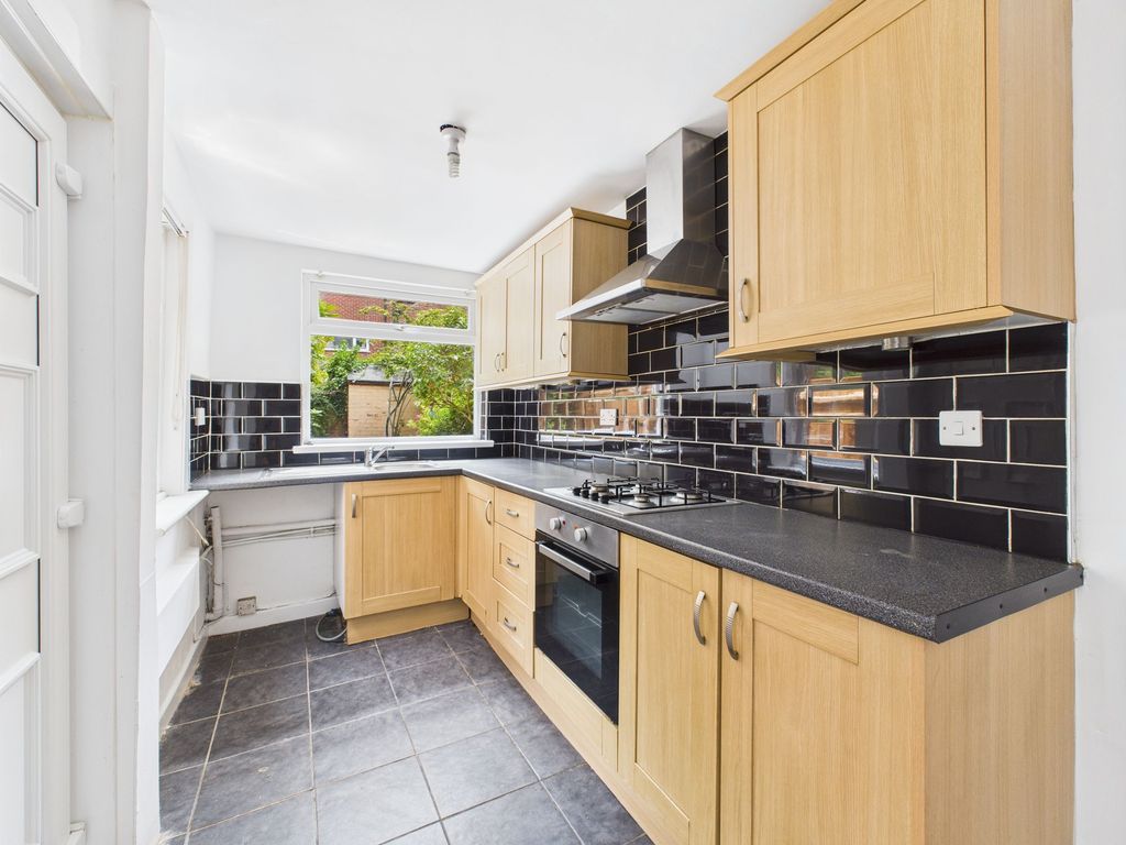 Property photo 3 of 17 Dining/Kitchen