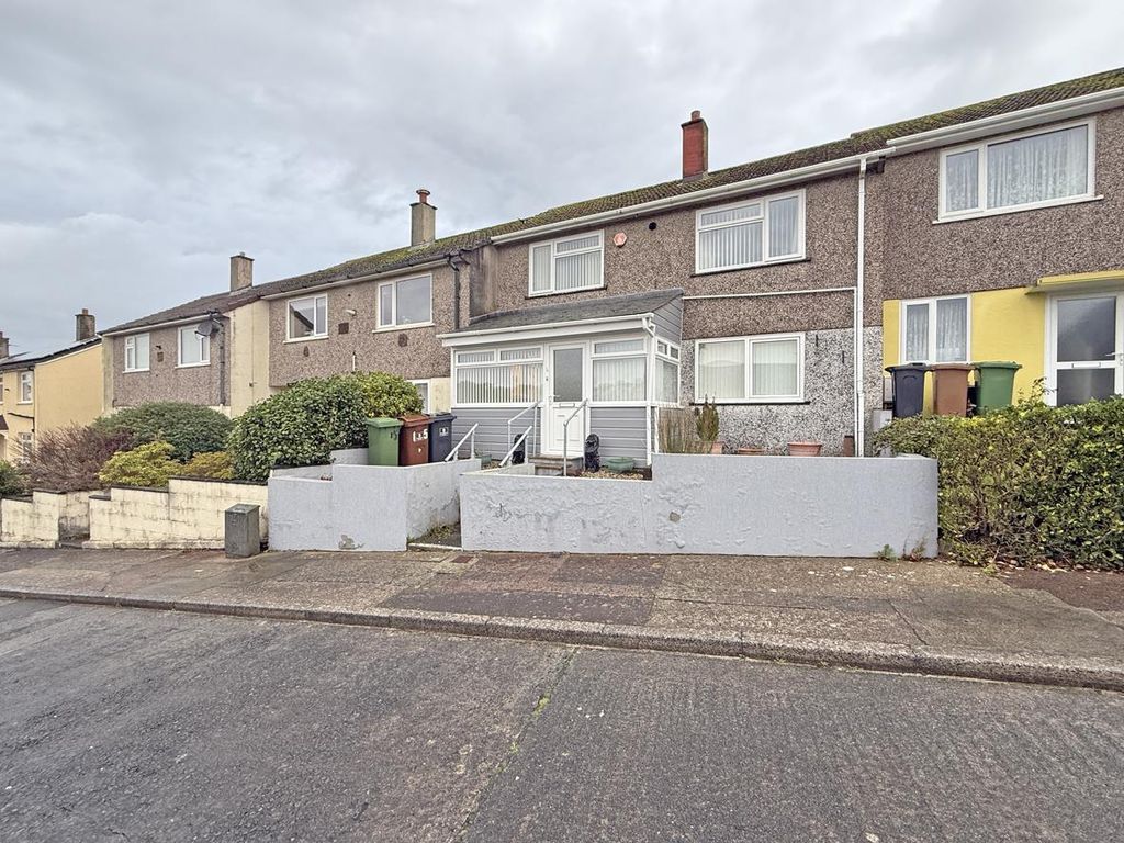 Property photo 1 of 14 Goodwin Avenue 15 - Front.Jpg