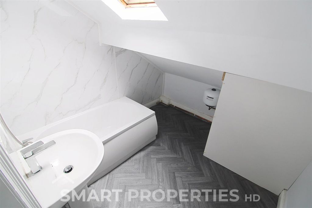 Property photo 3 of 5 Flat-4-125-Fitzwilliam_00001.Jpeg