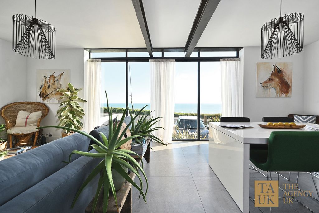 Property photo 1 of 33