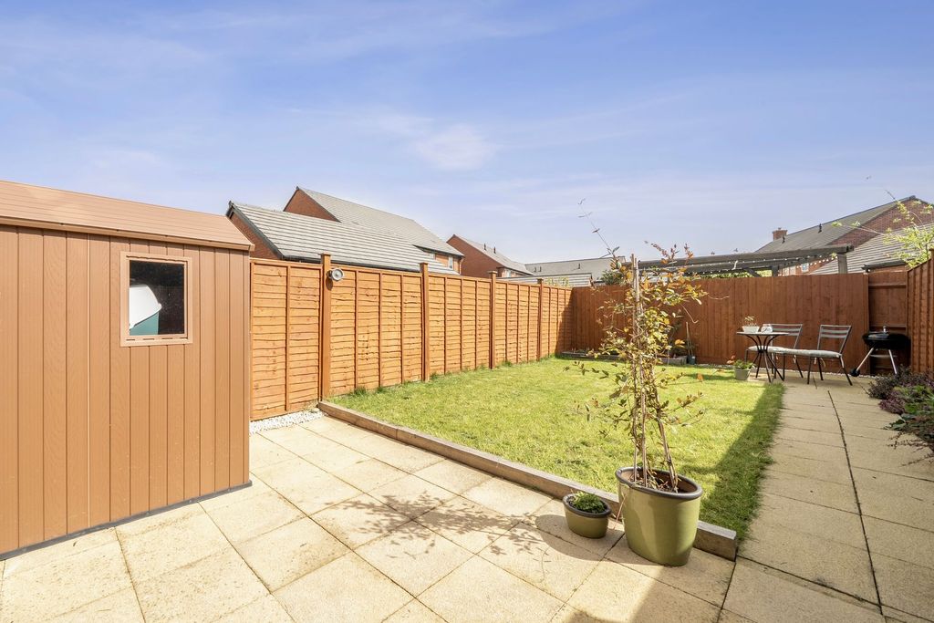 Property photo 2 of 16 Private Garden