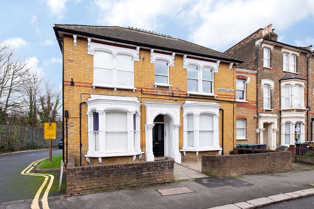 Property photo 1 of 10 Charming Period One-Bedroom Flat