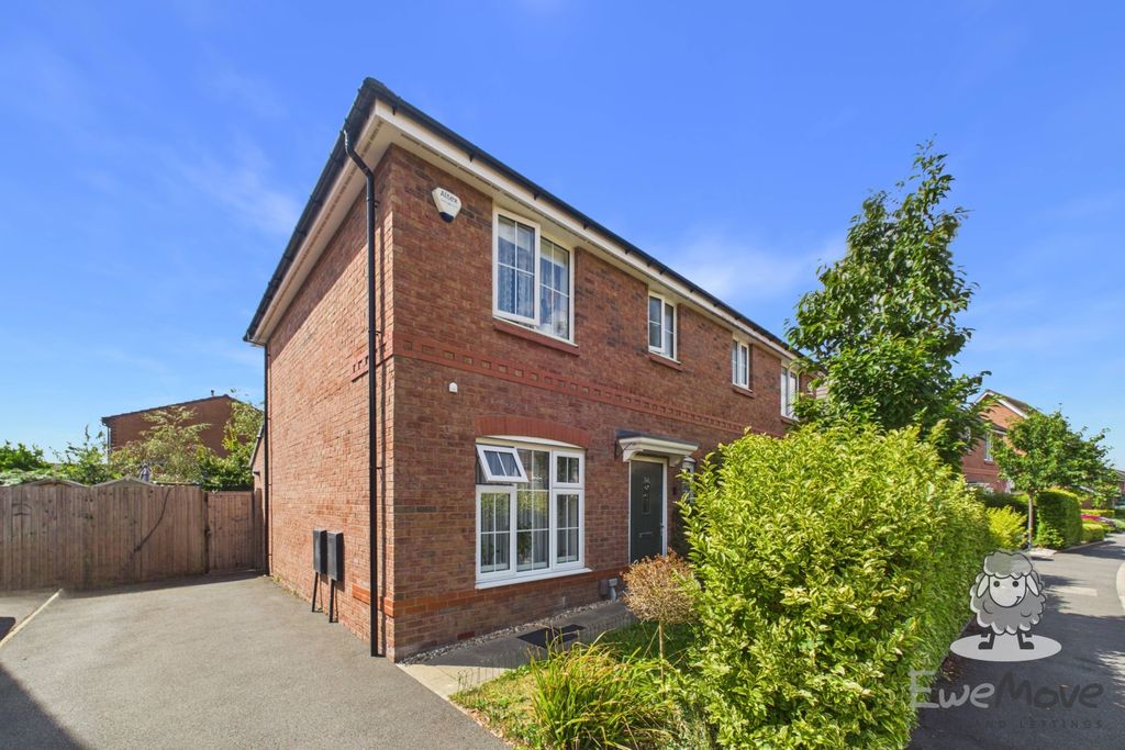 Property photo 1 of 11 17 (23)
