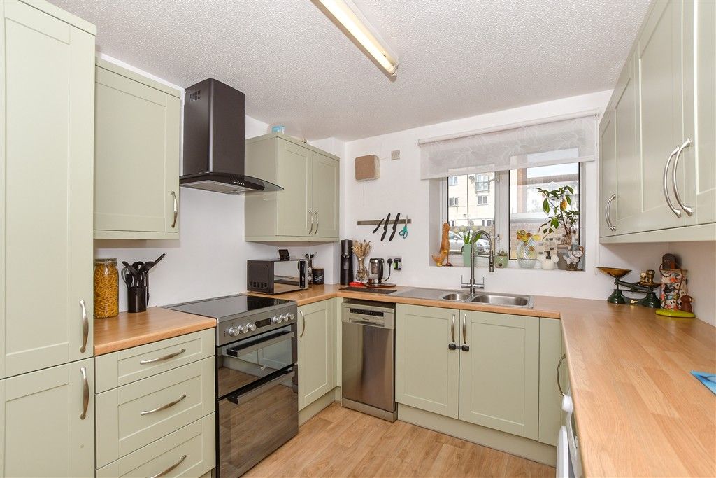 Property photo 3 of 14 Kitchen
