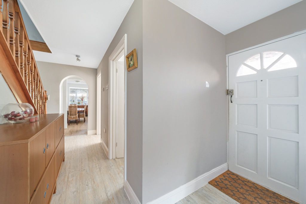 Property photo 2 of 18 685718_1_011