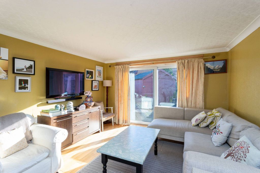 Property photo 2 of 30