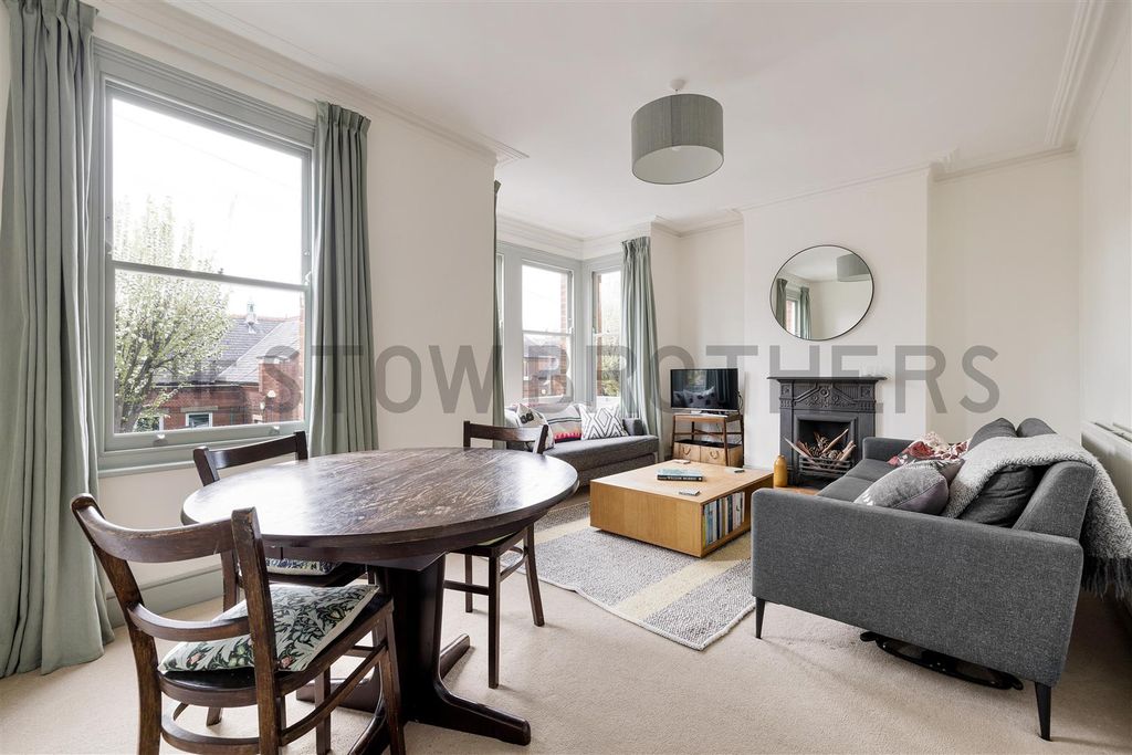 Property photo 2 of 26