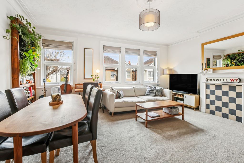 Property photo 1 of 19 Reception