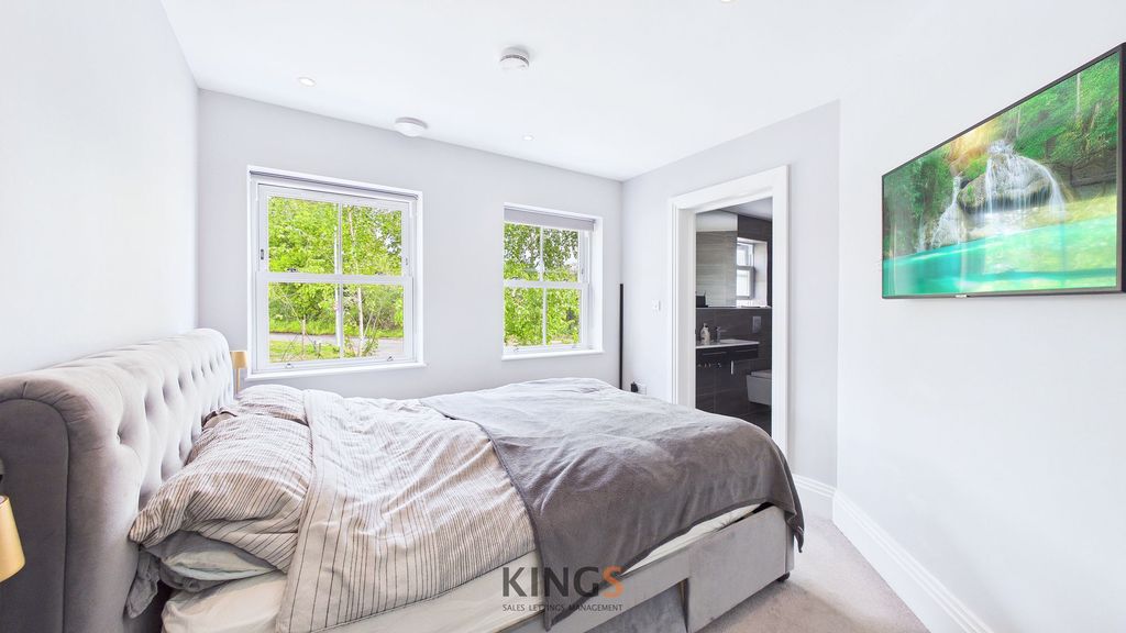 Additional image 8 of 2 bed flat for saleBell Lane, Brookmans Park AL9