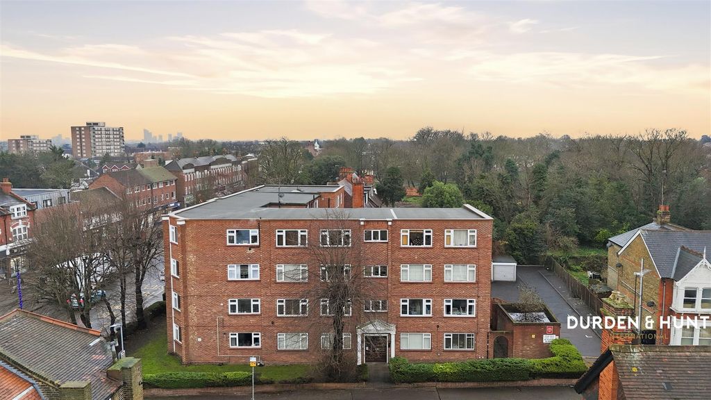 Property photo 1 of 13 Struan House