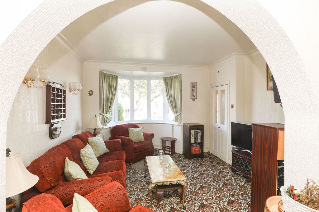 Property photo 2 of 22