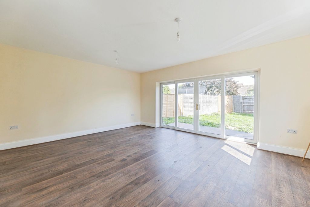 Property photo 2 of 18 Pbox-Img.Jpg