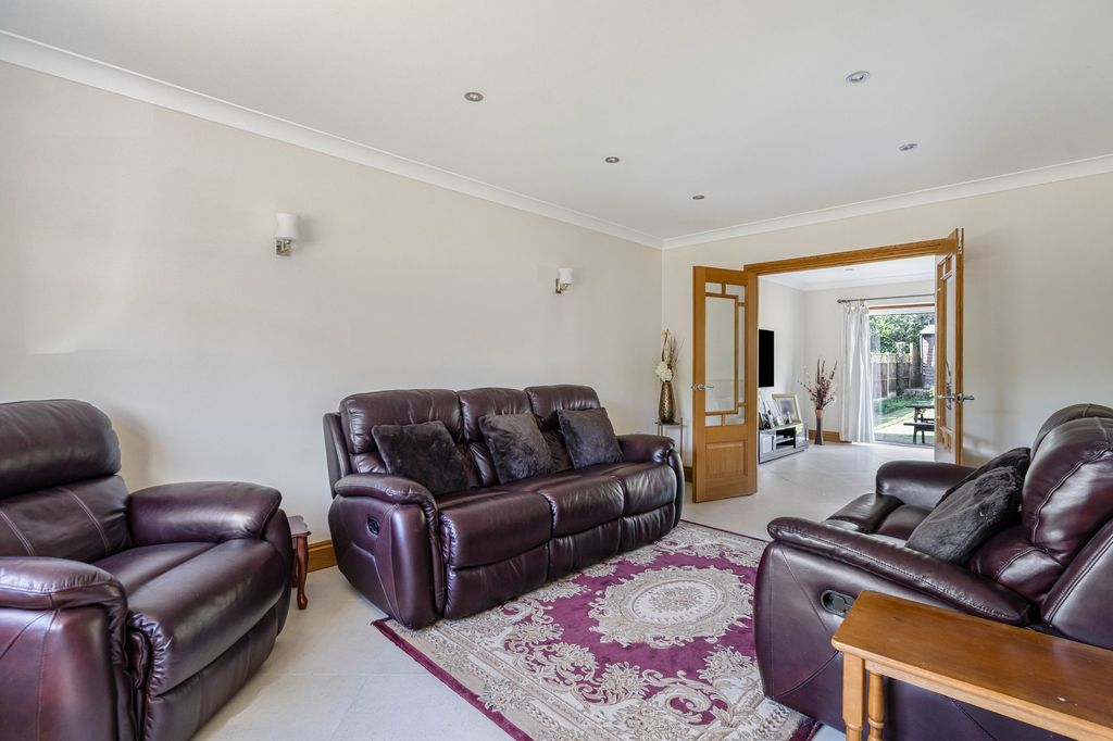 Property photo 2 of 18