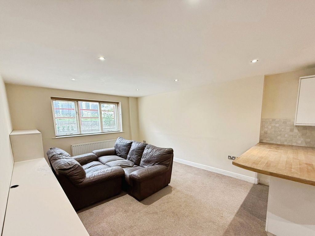 Property photo 3 of 7 Picture No. 01