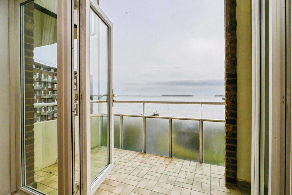 Property photo 3 of 25