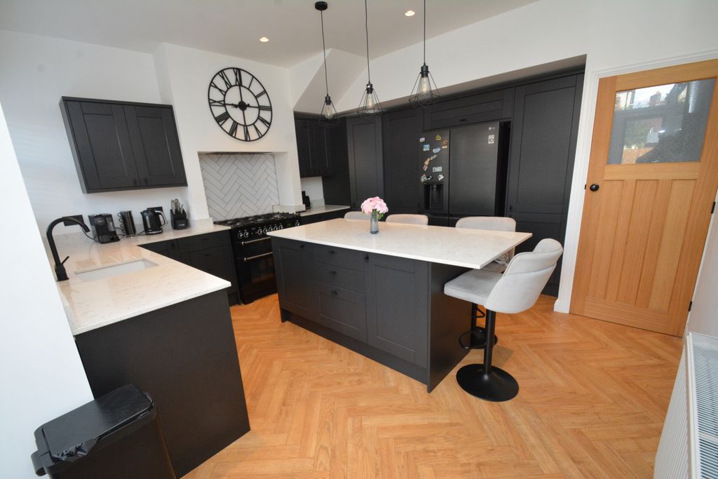 Property photo 2 of 15 Kitchen