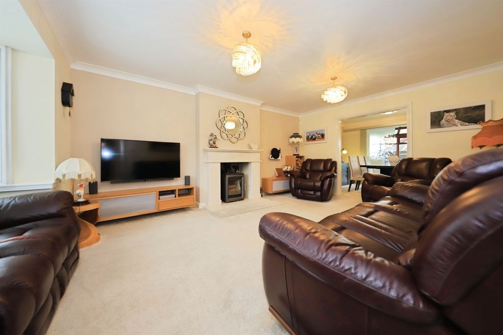Property photo 3 of 23