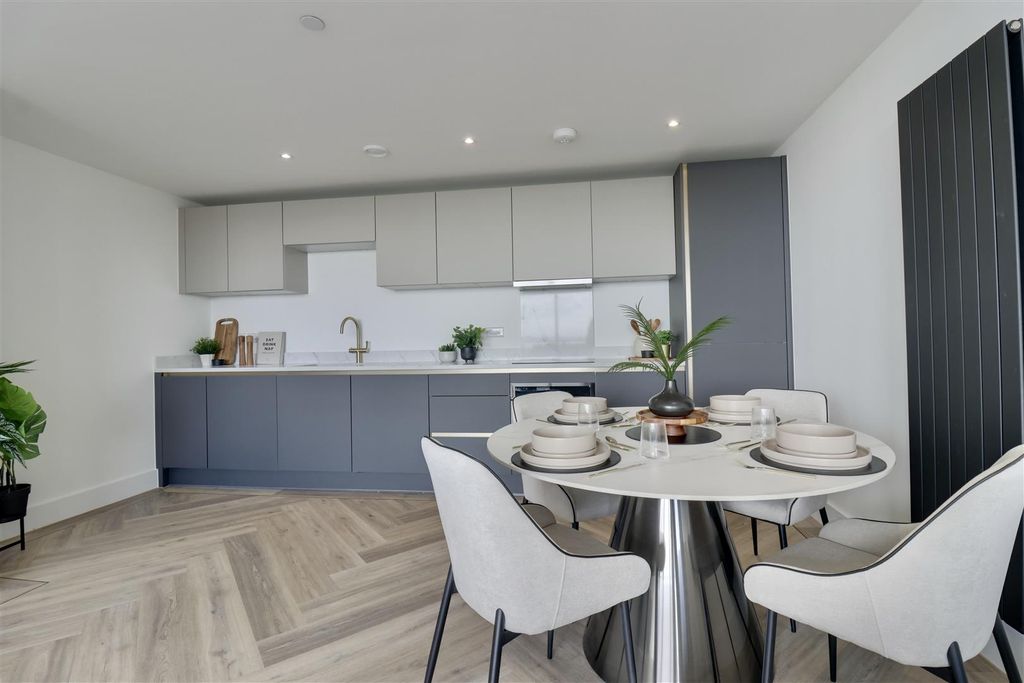 Property photo 3 of 23 8Bc102B8-534C-48C4-92B9-Aa5CE13E4874_1_201_A.Jpeg