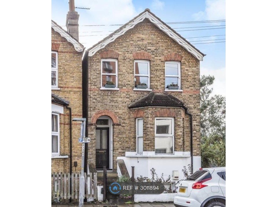 Property photo 1 of 11 Top (1st) Floor Flat