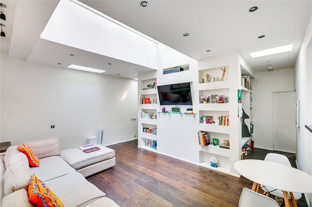 Property photo 1 of 7