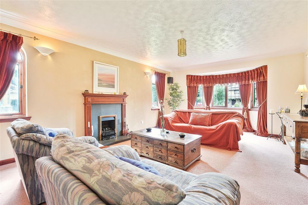 Property photo 3 of 33