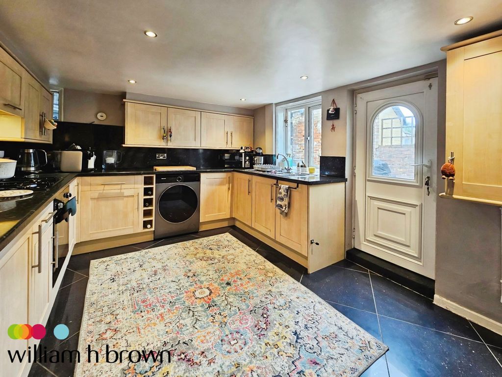 Property photo 2 of 11 Image