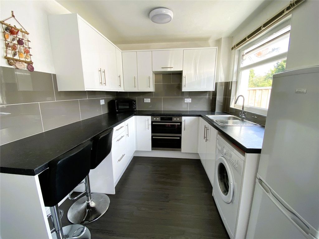 Property photo 3 of 15 Picture No. 12