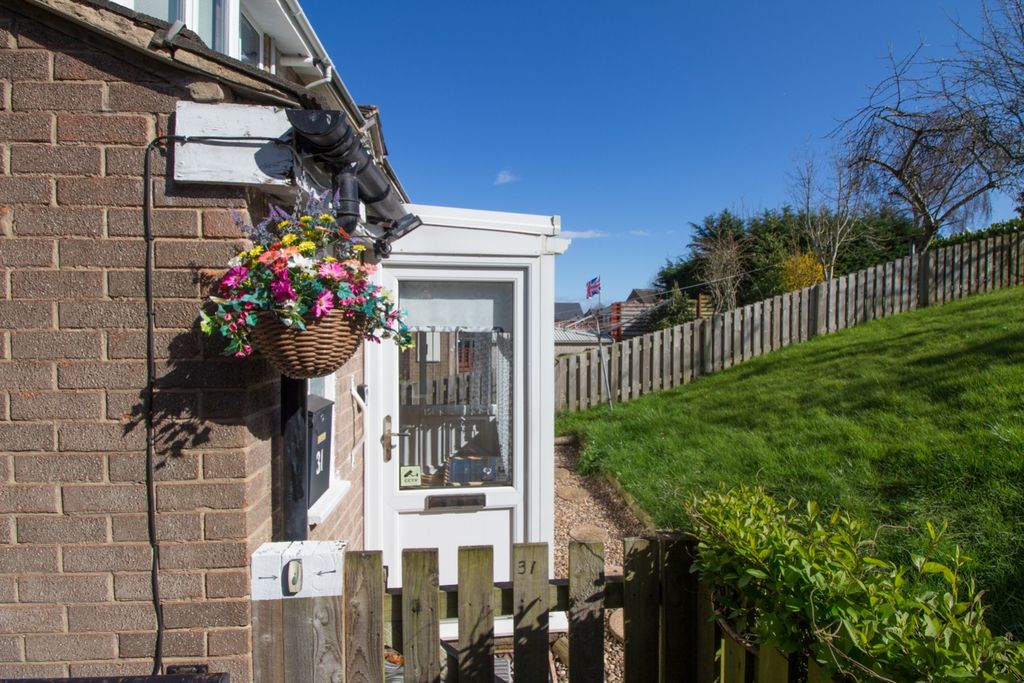 Property photo 2 of 16 Adam Hendry Ewemove Estate And Lettings Agent In B