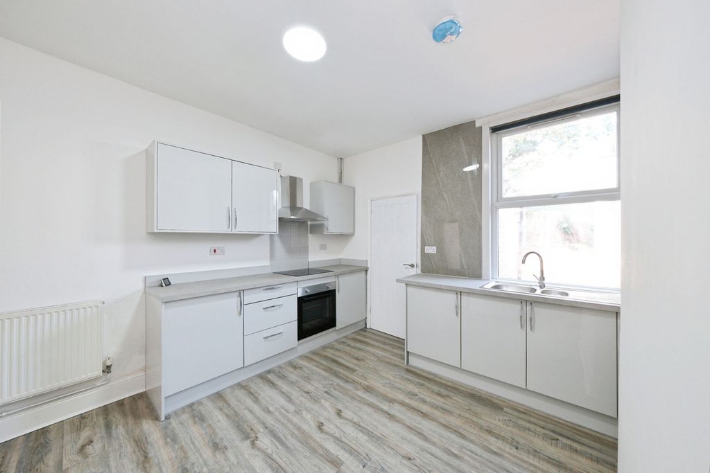 Property photo 3 of 17 Pbox-Img.Jpg
