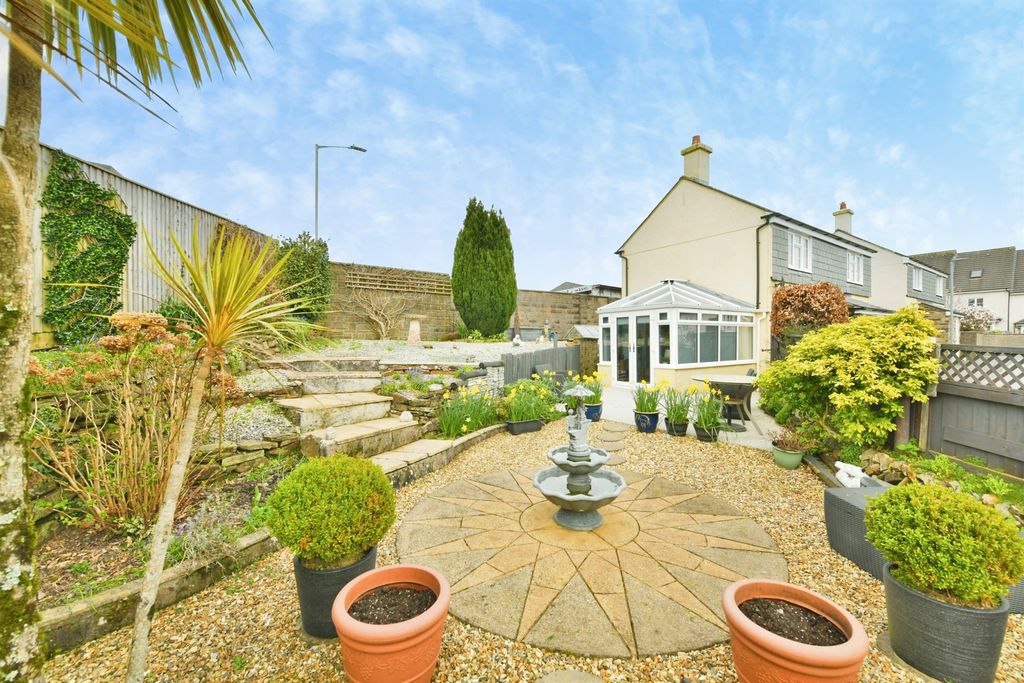 Property photo 2 of 20