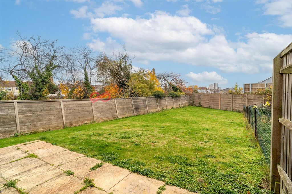 Property photo 2 of 16 Picture No. 11