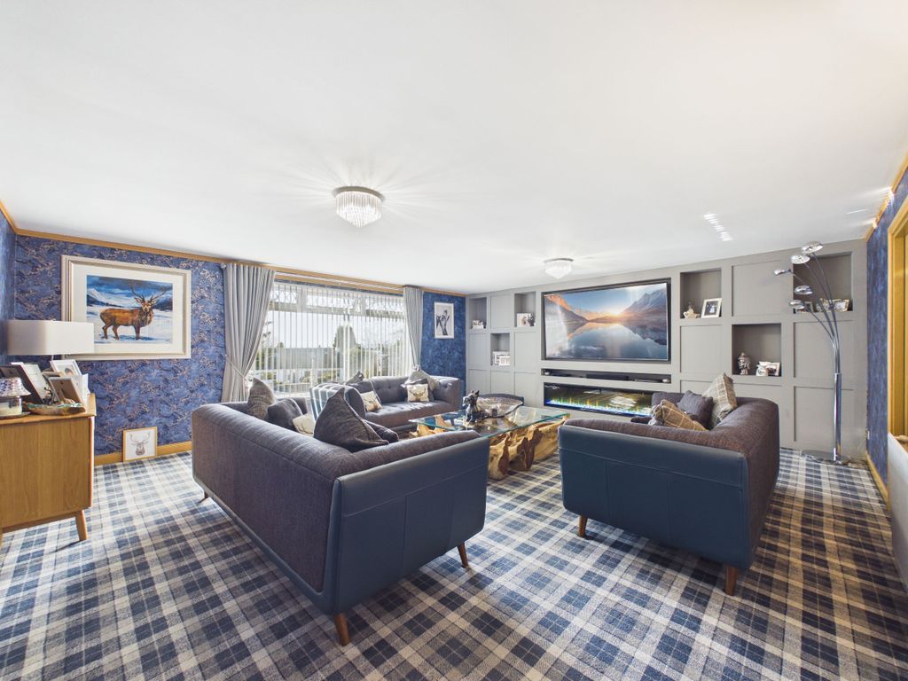 Property photo 2 of 39