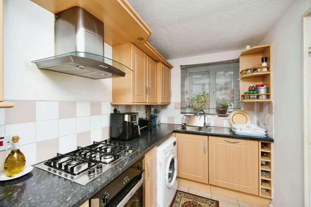 Property photo 3 of 17