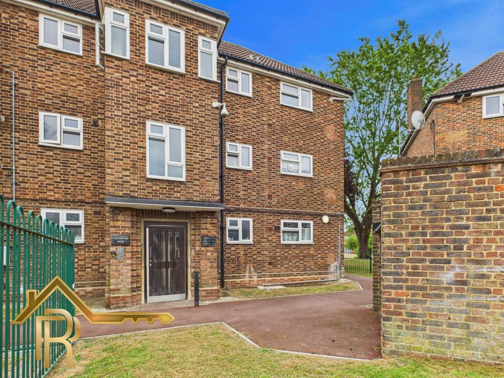 Property photo 1 of 16 Cam03016G0-Pr0039-Still022