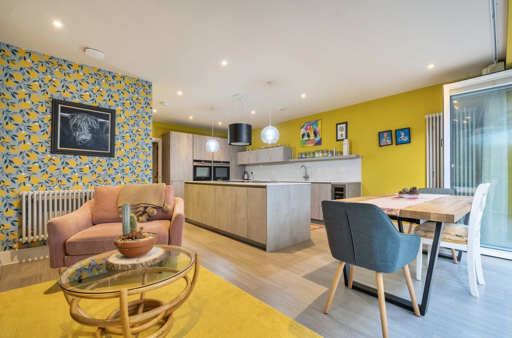 Property photo 2 of 14 1407060-16-697Ca3...